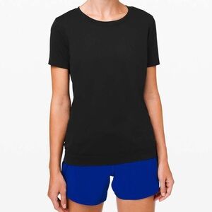 NWT Lululemon Swiftly Relaxed-Fit Short Sleeve T-Shirt in Black/Black w/76 decal